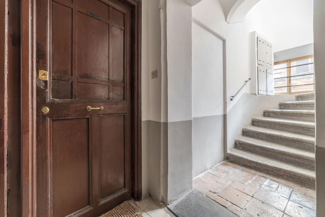 Апартаменти Montecitorio & Pantheon Stylish Flat Рим Екстер'єр фото
